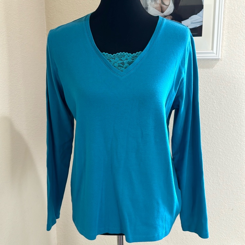 Karen Scott V neck tee